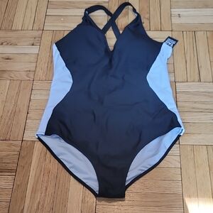 Blooming Jelly Black and White Women's Swimsuit